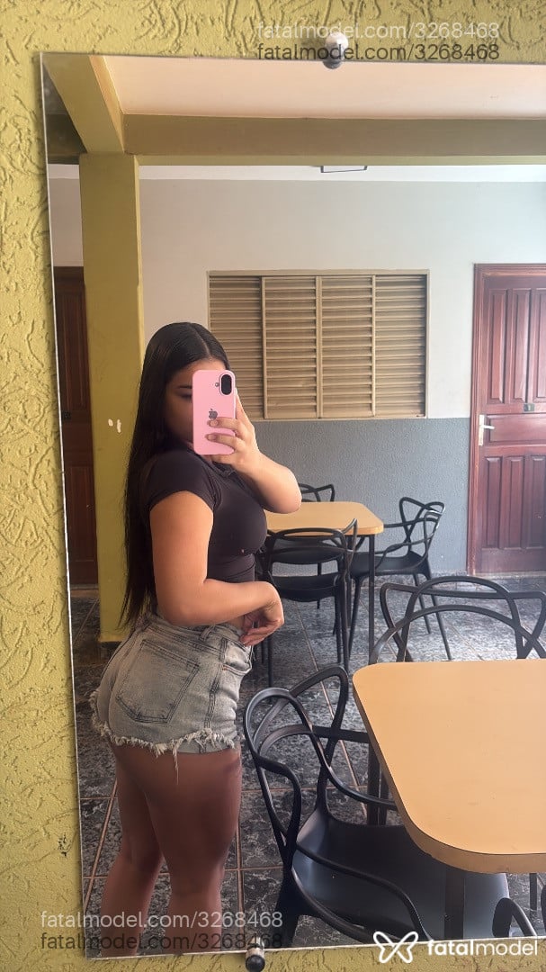 Acompanhante mulher morena (o) de olhos castanhos - Morena Acompanhante mulher morena (o) de olhos castanhos - Morena