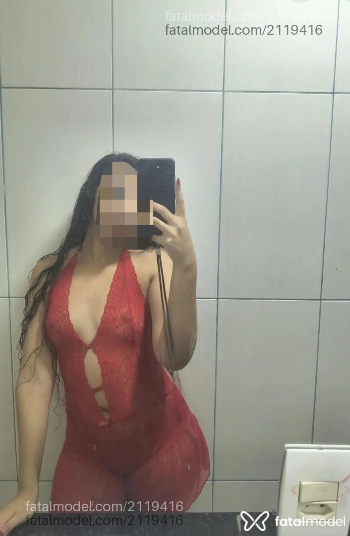 Acompanhante mulher com cabelo castanho de olhos castanhos - Juliana