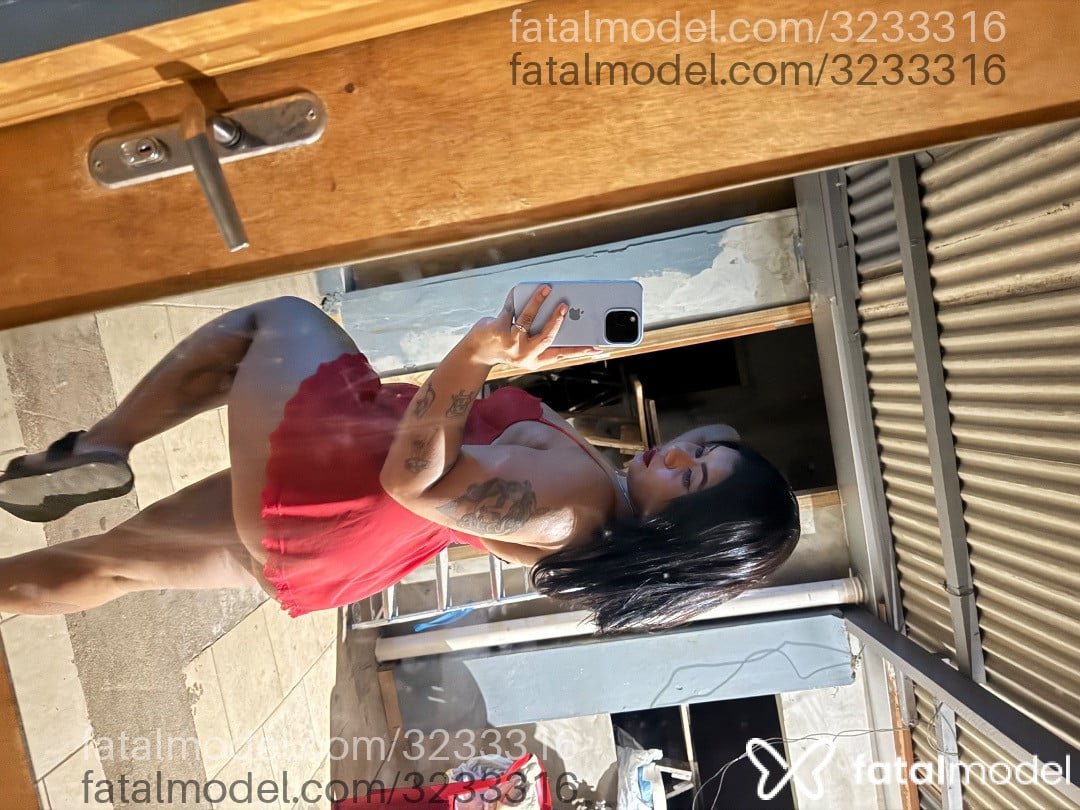 Acompanhante mulher morena (o) de olhos castanhos - Bruna