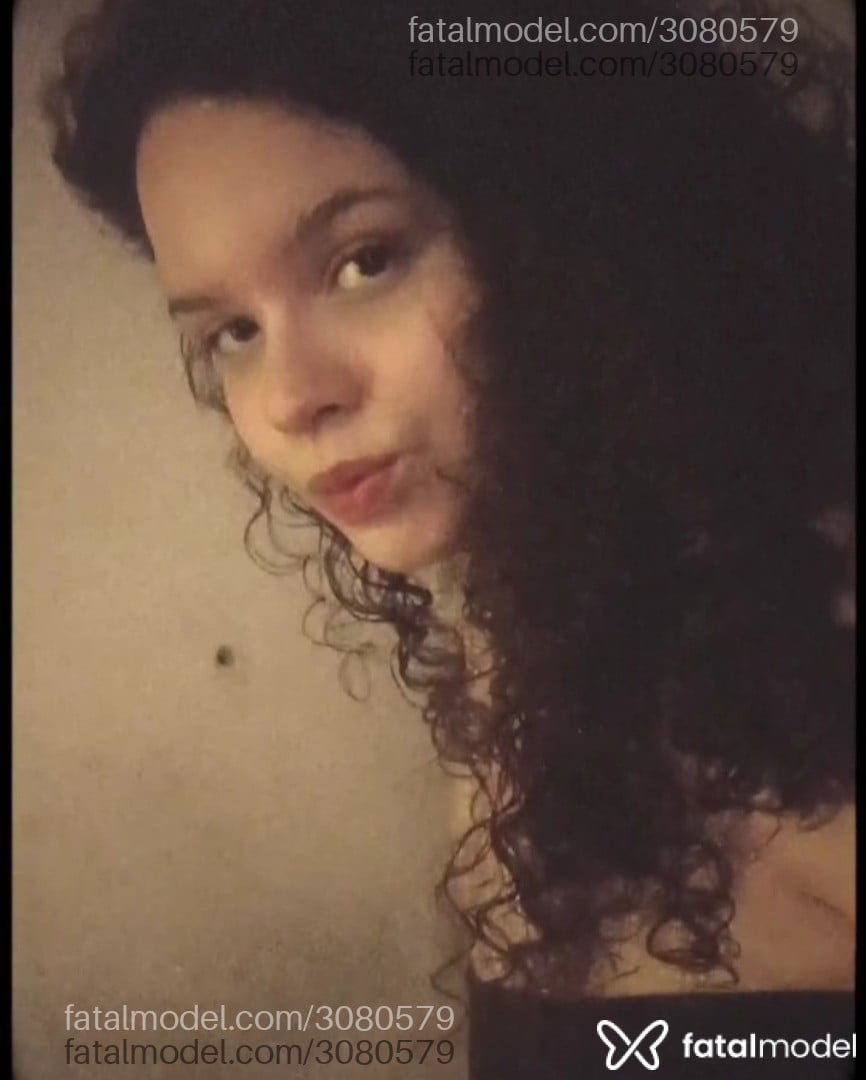 Acompanhante mulher com cabelo castanho de olhos castanhos - Beatriz