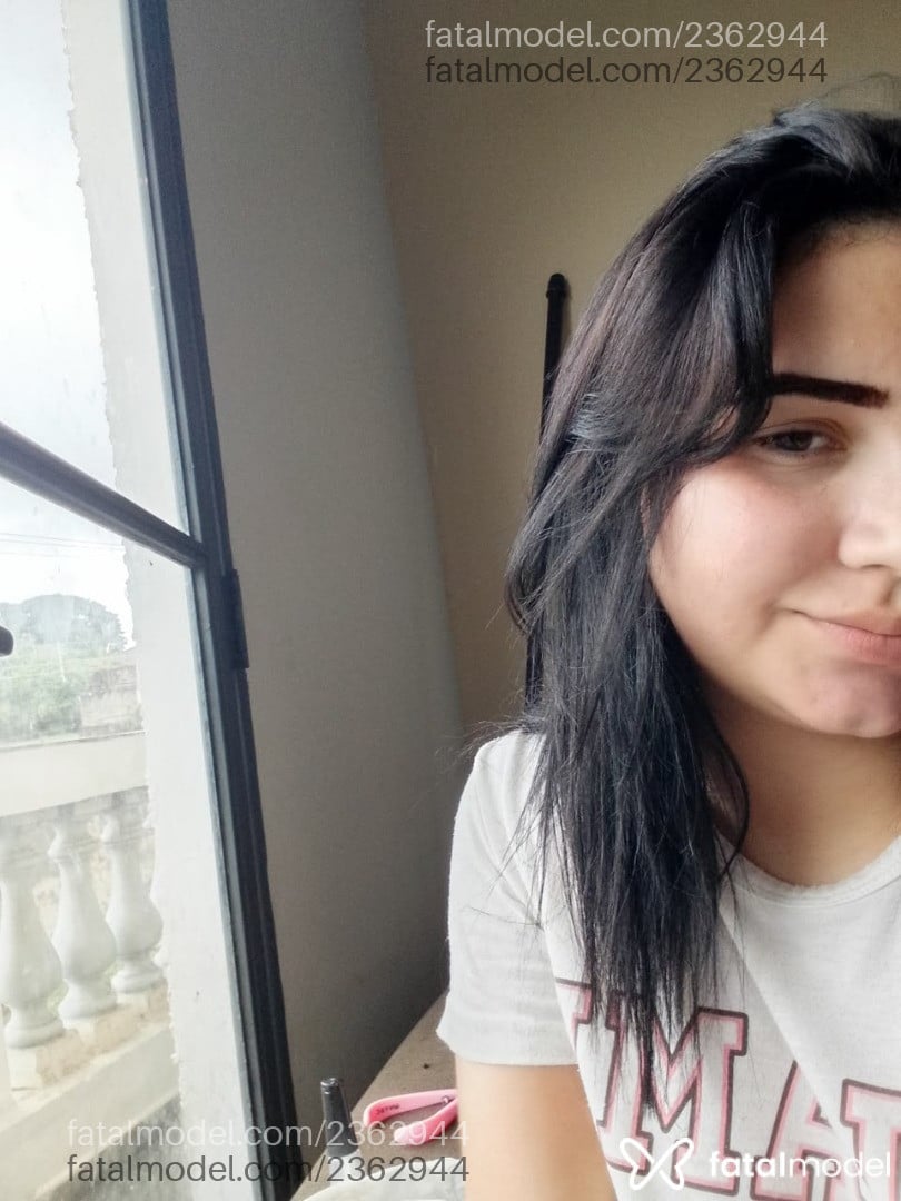 Acompanhante mulher morena (o) de olhos castanhos - Bruna