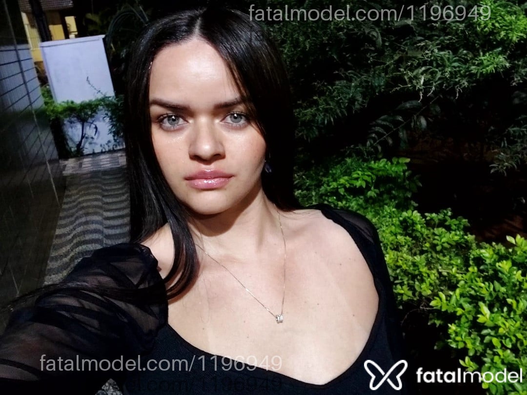 Acompanhante mulher loira (o) de olhos azuis - YSA MODELLO