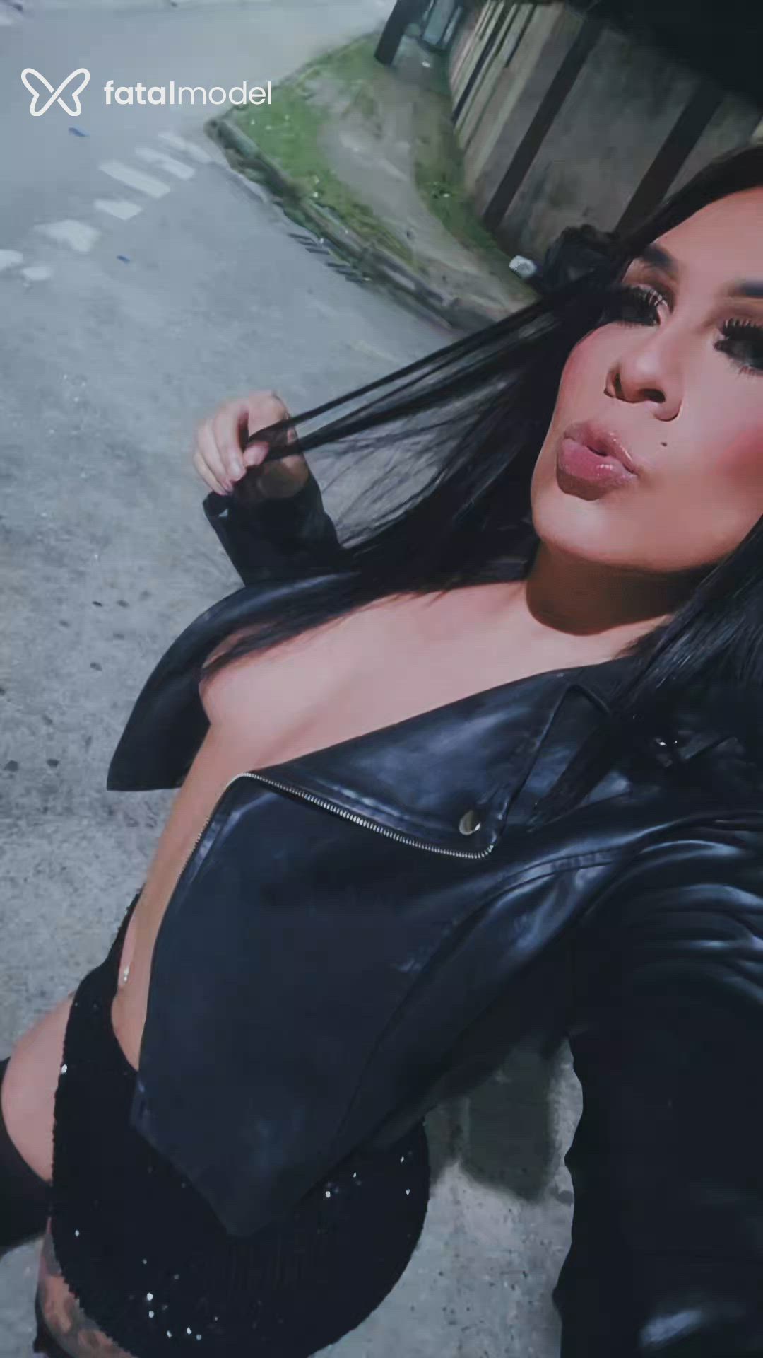 Acompanhante mulher trans morena (o) de olhos castanhos - Emilly Zamboni Acompanhante mulher trans morena (o) de olhos castanhos - Emilly Zamboni
