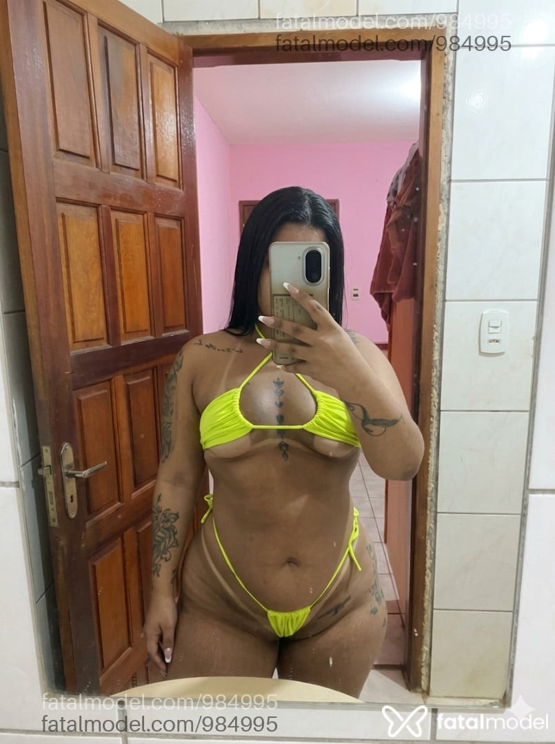 Acompanhante mulher com cabelo castanho de olhos castanhos - Brenda