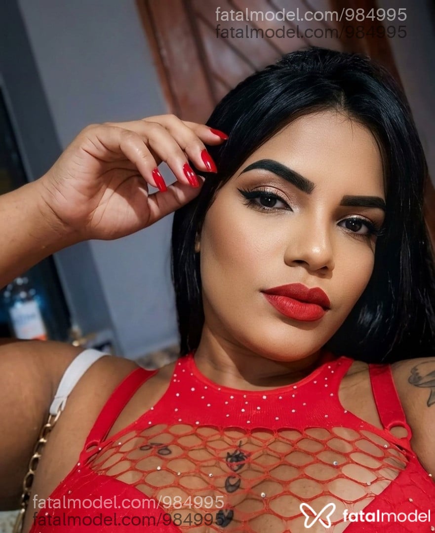 Acompanhante mulher com cabelo castanho de olhos castanhos - Brenda