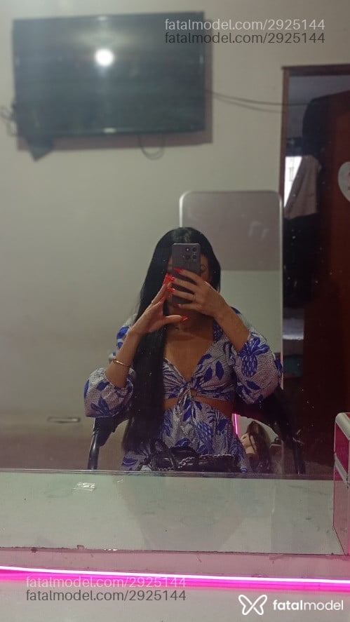 Acompanhante mulher morena (o) de olhos castanhos - Isabelle