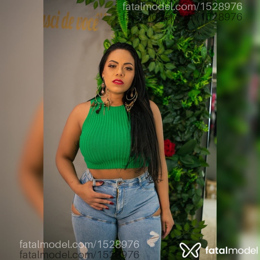 Acompanhante mulher com cabelo castanho de olhos castanhos - Mel