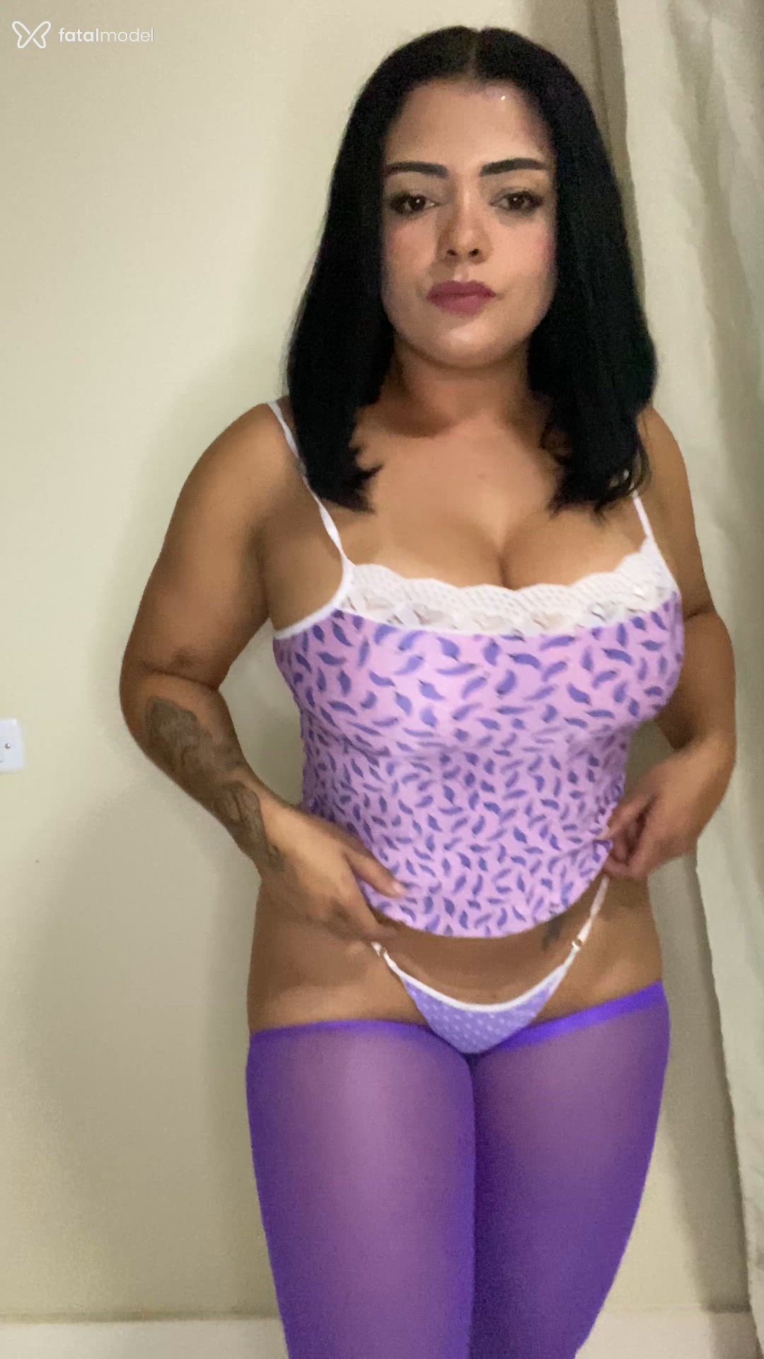 Acompanhante mulher morena (o) de olhos castanhos - Fernanda Meireles Acompanhante mulher morena (o) de olhos castanhos - Fernanda Meireles
