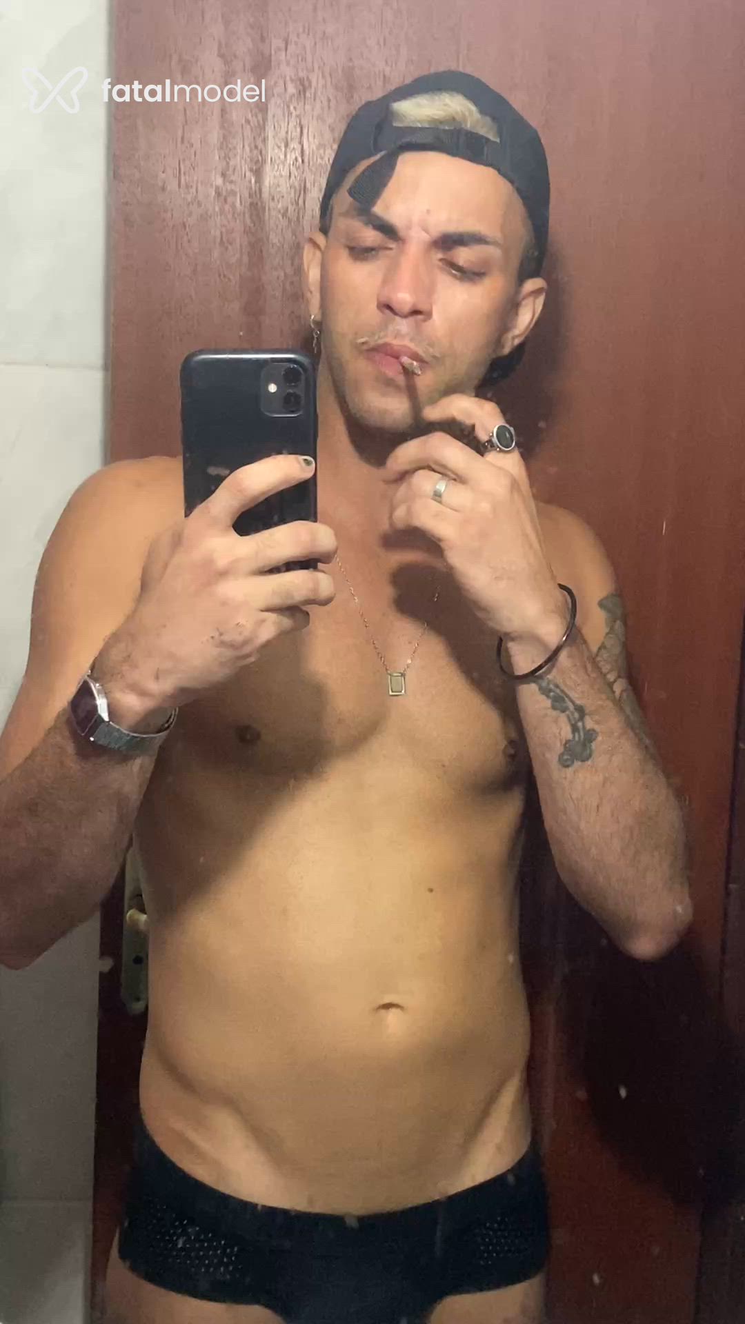 Acompanhante homem loira (o) de olhos mel - Patrick Acompanhante homem loira (o) de olhos mel - Patrick