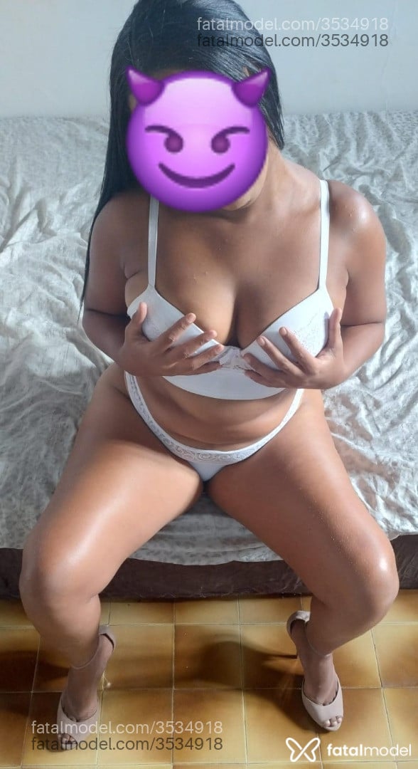 Acompanhante mulher morena (o) de olhos castanhos - Rayssa Bertilazzy