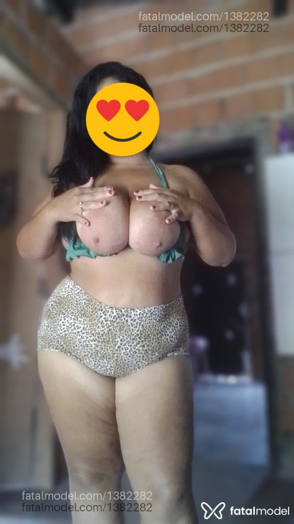 Acompanhante mulher com cabelo castanho de olhos pretos - Tatiane Catiano