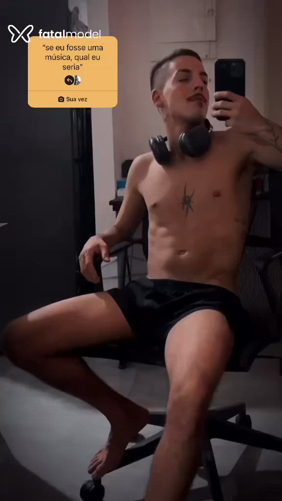 Acompanhante homem com cabelo castanho de olhos verdes - Noan Matheus Acompanhante homem com cabelo castanho de olhos verdes - Noan Matheus