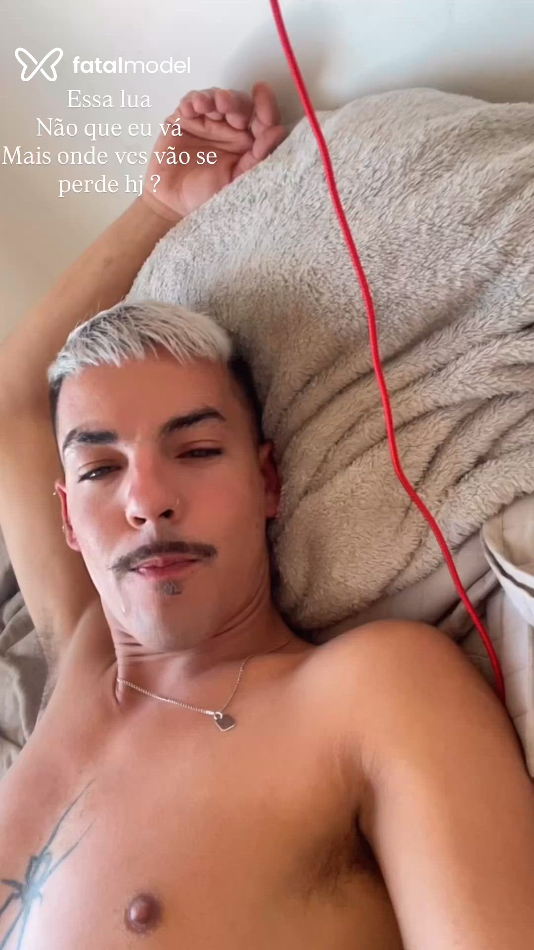 Acompanhante homem com cabelo castanho de olhos verdes - Noan Matheus Acompanhante homem com cabelo castanho de olhos verdes - Noan Matheus