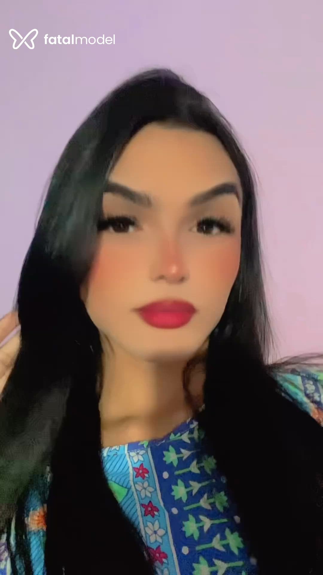 Acompanhante mulher trans morena (o) de olhos pretos - Cristina