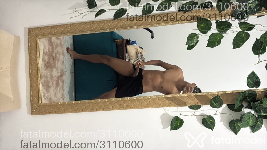 Acompanhante homem com cabelo castanho de olhos pretos - Gio Souza