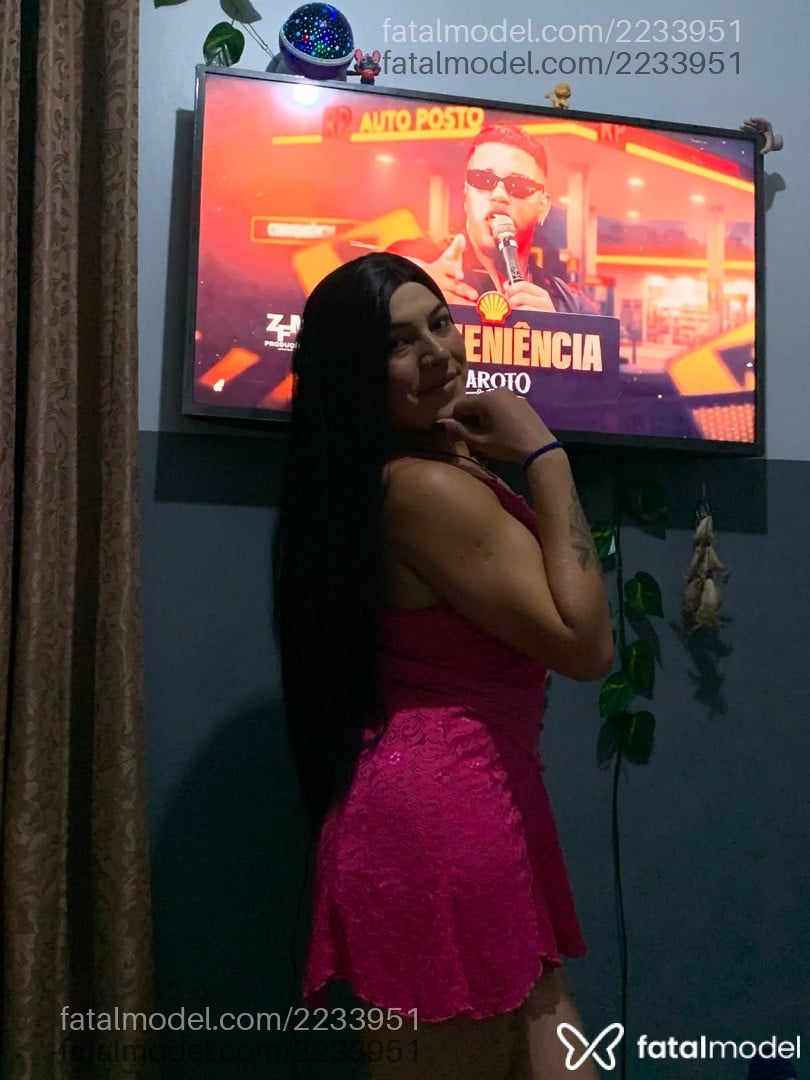 Acompanhante mulher trans morena (o) de olhos castanhos - Taty Stupp