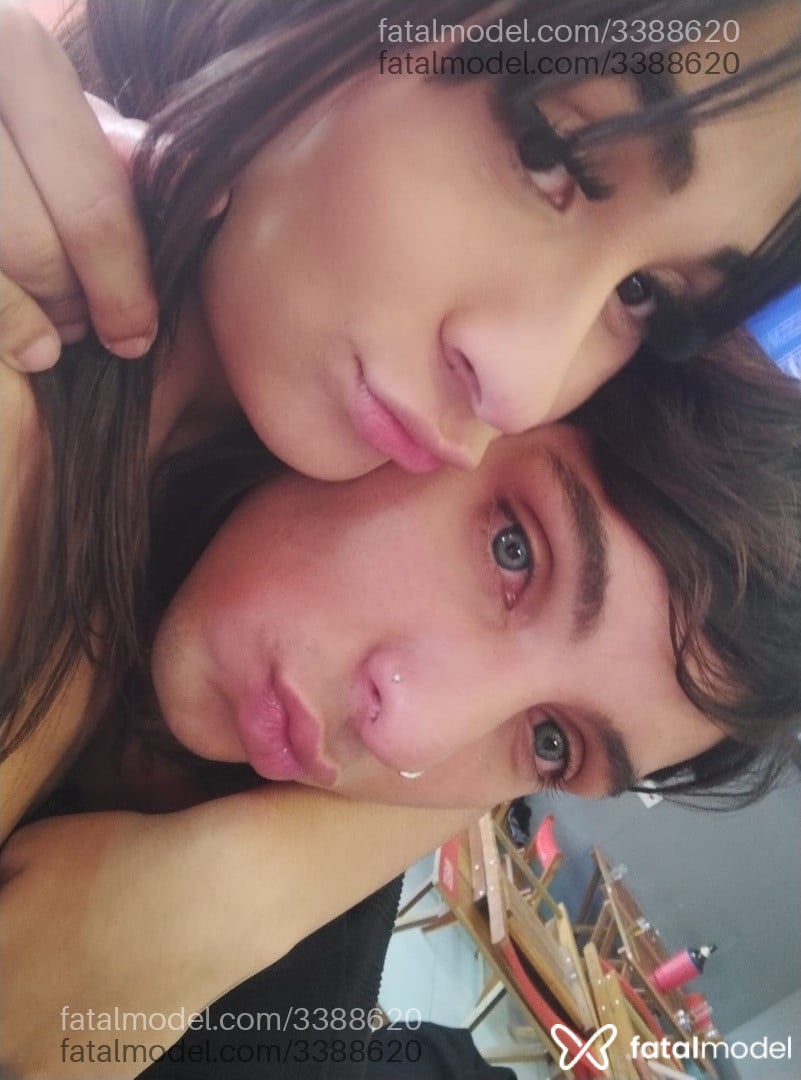 Acompanhante homem com cabelo castanho de olhos azuis - Rubzinhaaa