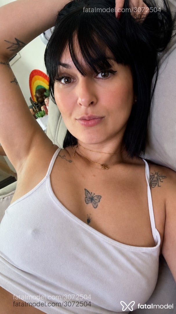 Acompanhante mulher morena (o) de olhos mel - Amanda