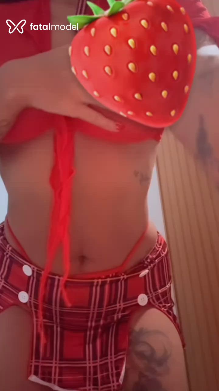 Acompanhante mulher morena (o) de olhos pretos - Bruna