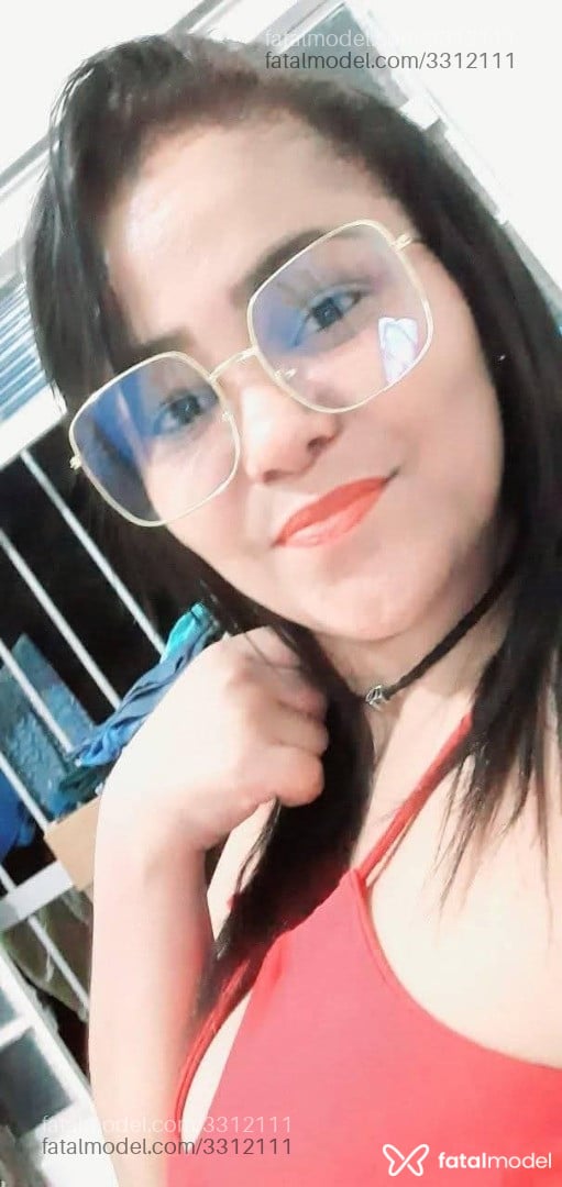 Acompanhante mulher morena (o) de olhos pretos - Melissa Mel
