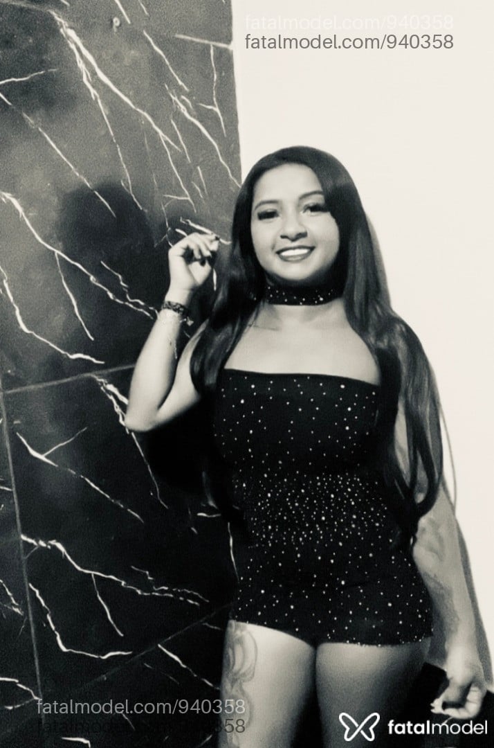 Acompanhante mulher morena (o) de olhos pretos - Jessica