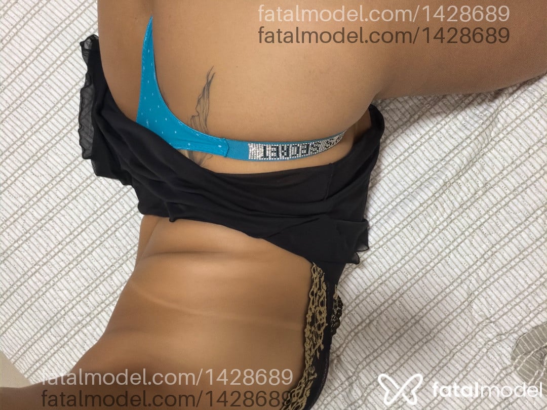 Acompanhante mulher loira (o) de olhos mel - Julianah Ferraz