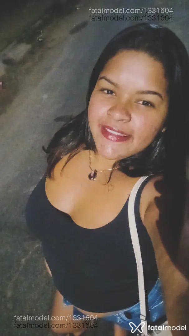 Acompanhante mulher morena (o) de olhos pretos - Melzinhaa