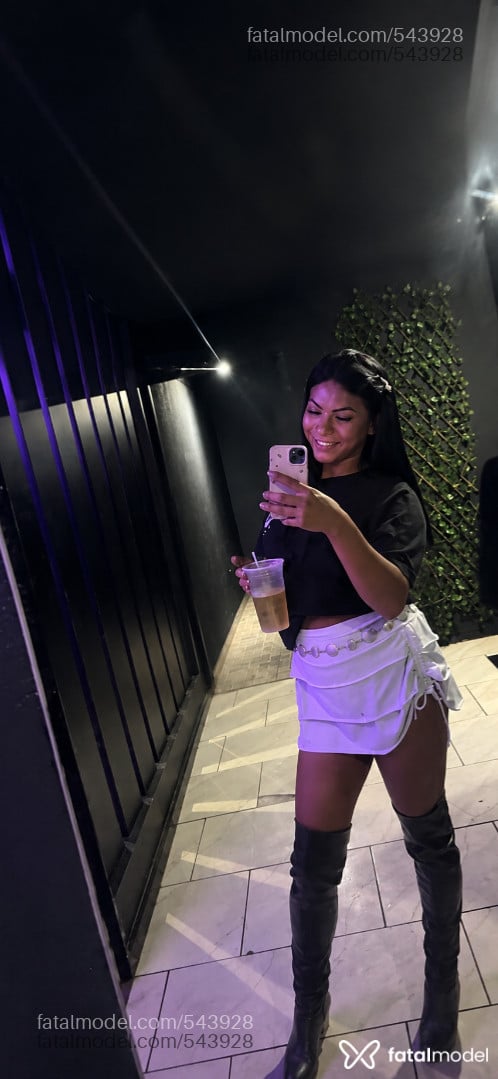 Acompanhante travesti com cabelo castanho de olhos castanhos - Sophia Acompanhante travesti com cabelo castanho de olhos castanhos - Sophia