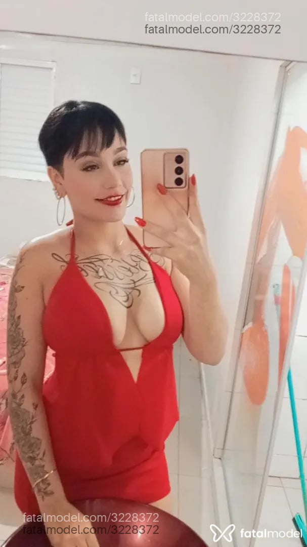 Acompanhante mulher morena (o) de olhos castanhos - Larissa