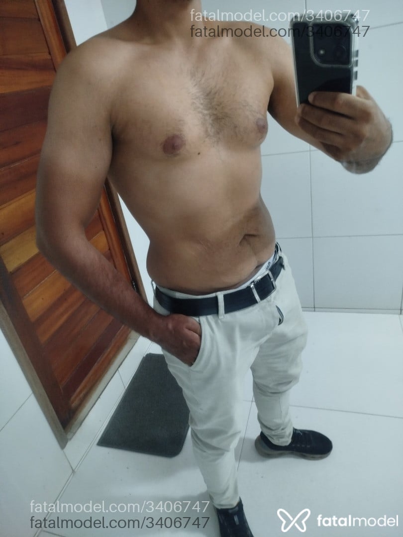 Acompanhante homem morena (o) de olhos castanhos - Benício