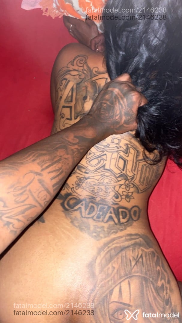 Acompanhante mulher morena (o) de olhos castanhos - Alerquina