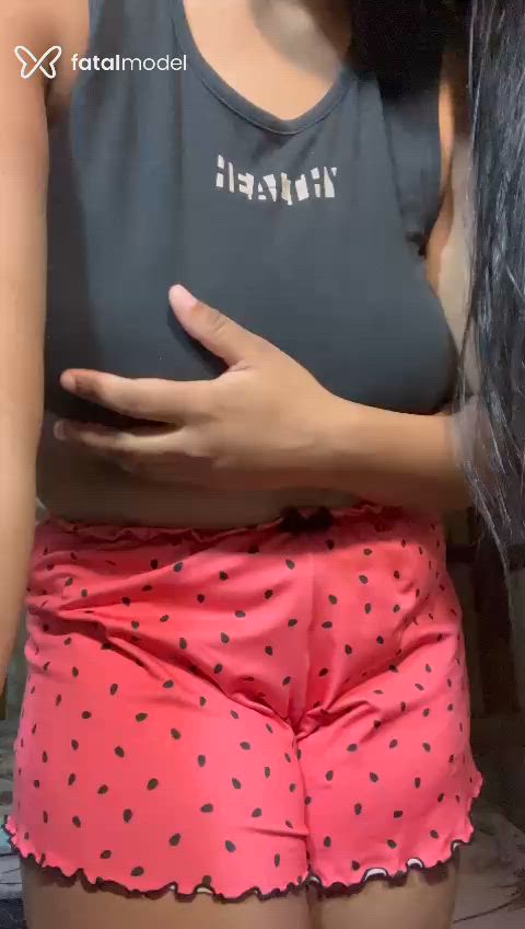 Acompanhante mulher morena (o) de olhos castanhos - Mada Acompanhante mulher morena (o) de olhos castanhos - Mada