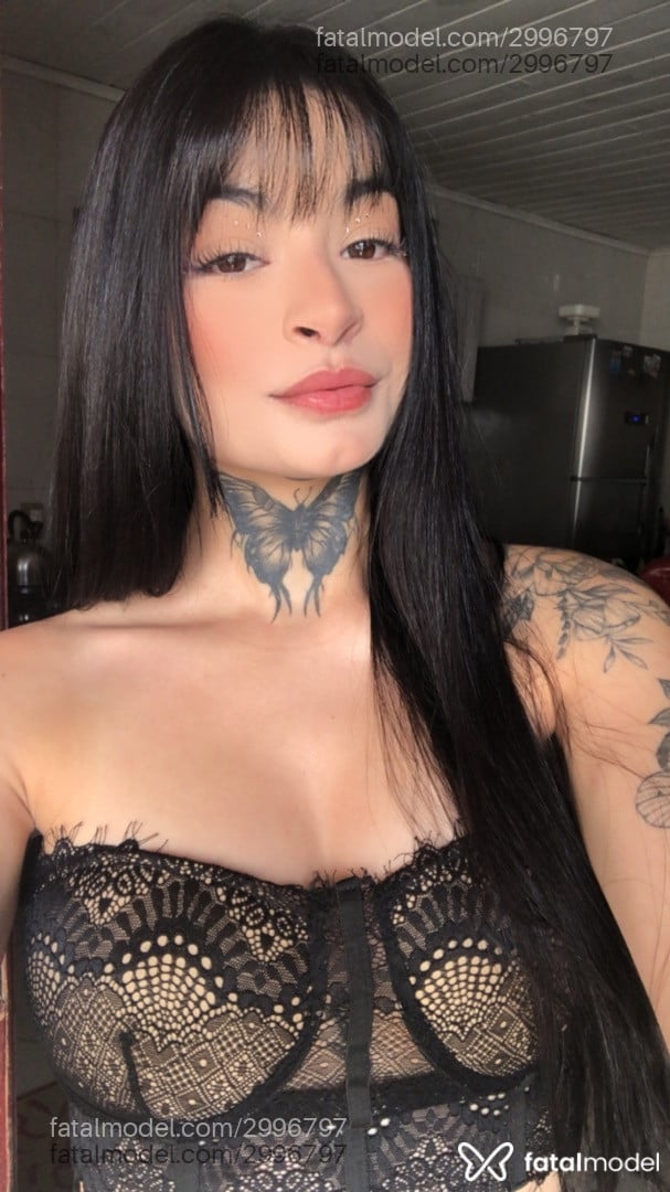 Acompanhante mulher com cabelo castanho de olhos castanhos - Gabbiih
