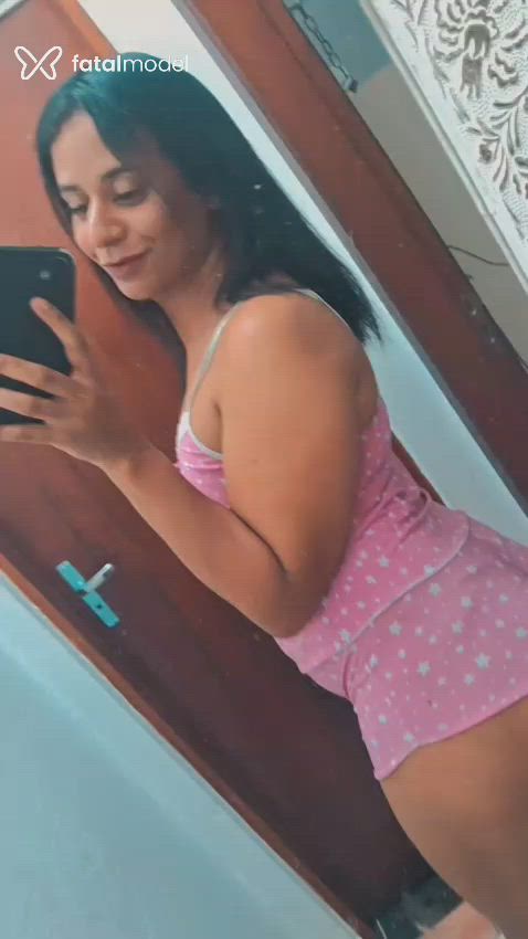 Acompanhante mulher trans morena (o) de olhos pretos - Bruna