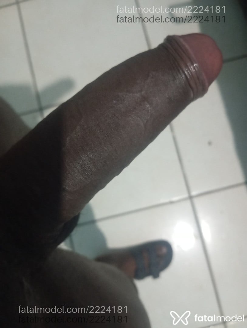 Acompanhante homem morena (o) de olhos pretos - Negrito
