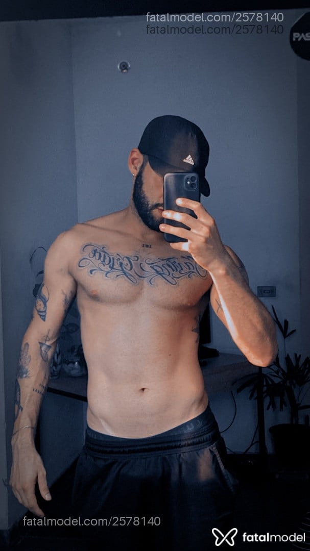 Acompanhante homem com cabelo castanho de olhos castanhos - Samuel