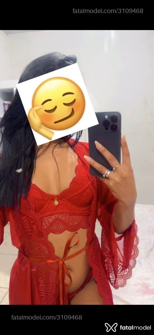 Acompanhante mulher morena (o) de olhos pretos - Yasmin