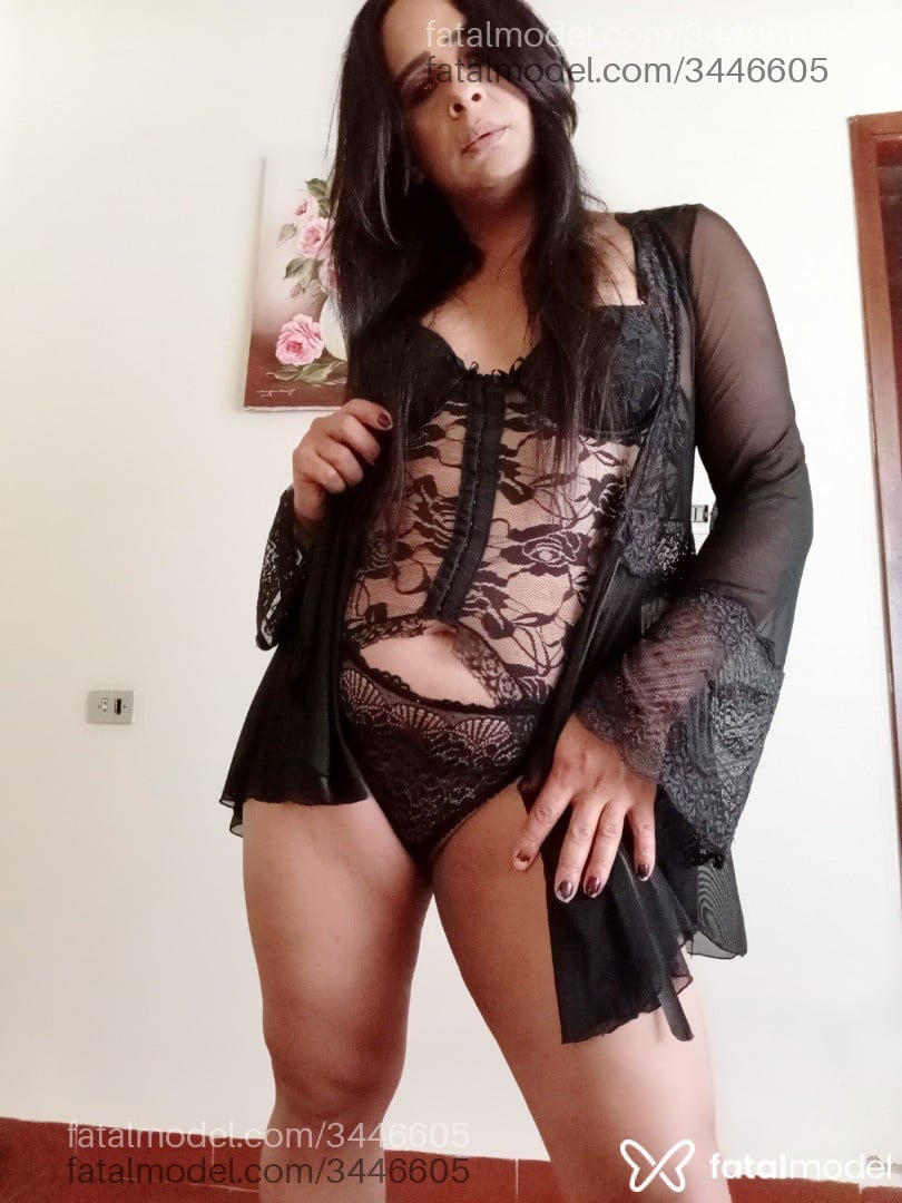 Acompanhante mulher trans morena (o) de olhos castanhos - Paty Llana