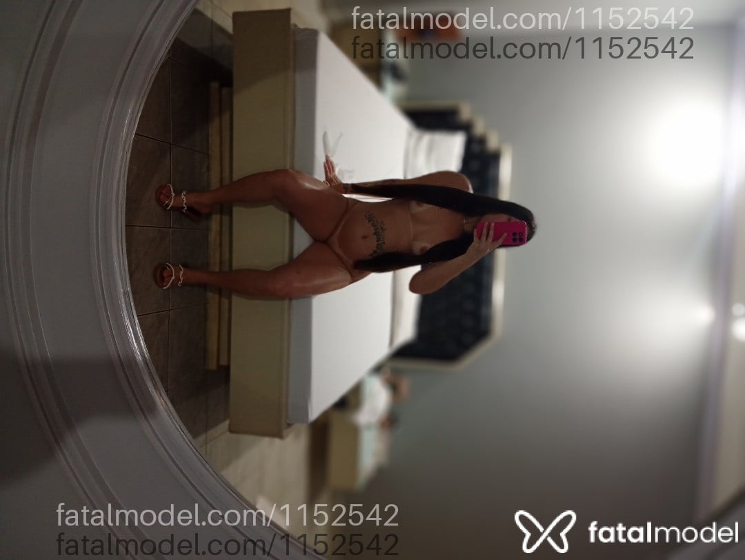 Acompanhante mulher com cabelo castanho de olhos castanhos - Alice Ferreira
