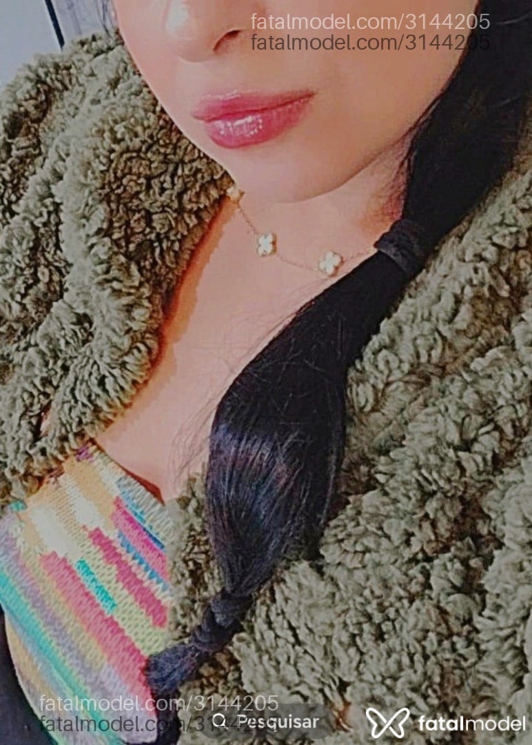 Acompanhante mulher morena (o) de olhos verdes - Sophie