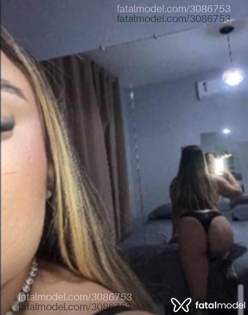 Acompanhante mulher com cabelo castanho de olhos castanhos - Vívian