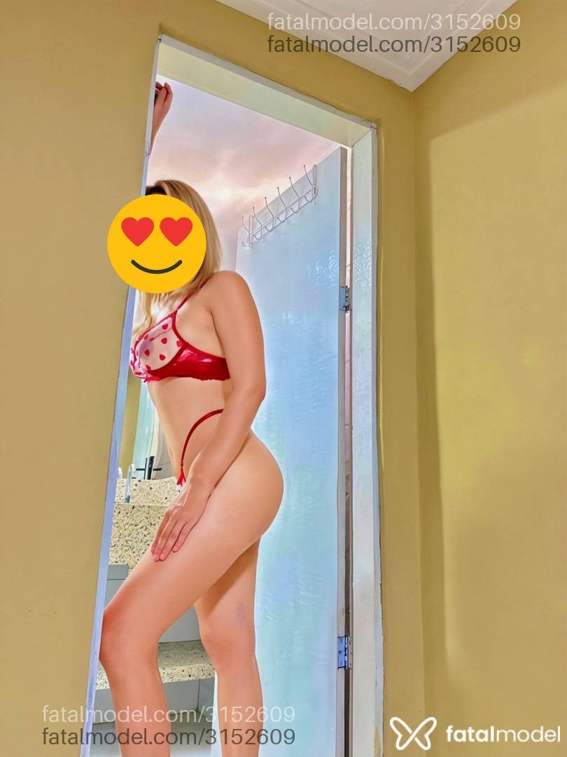 Acompanhante mulher loira (o) de olhos castanhos - Juliamassagista