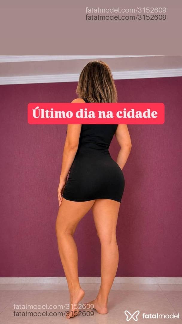 Acompanhante mulher loira (o) de olhos castanhos - Juliamassagista