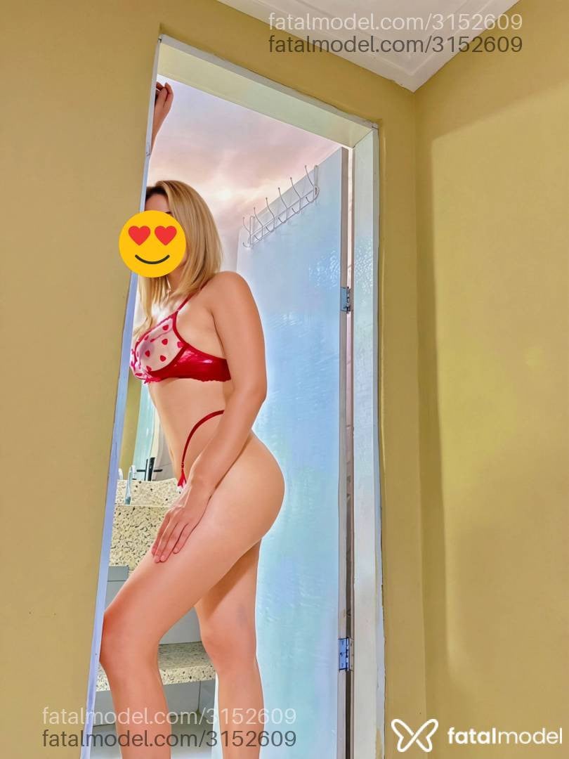Acompanhante mulher loira (o) de olhos castanhos - Juliamassagista