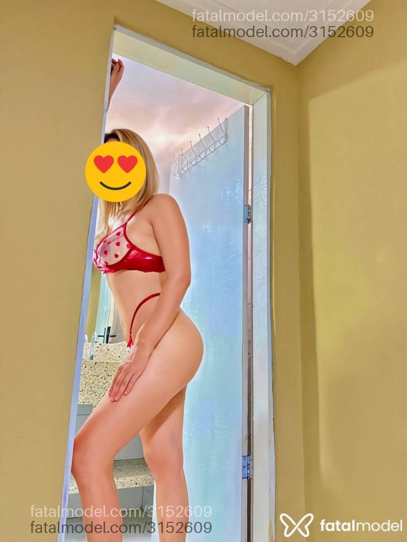 Acompanhante mulher loira (o) de olhos castanhos - Juliamassagista
