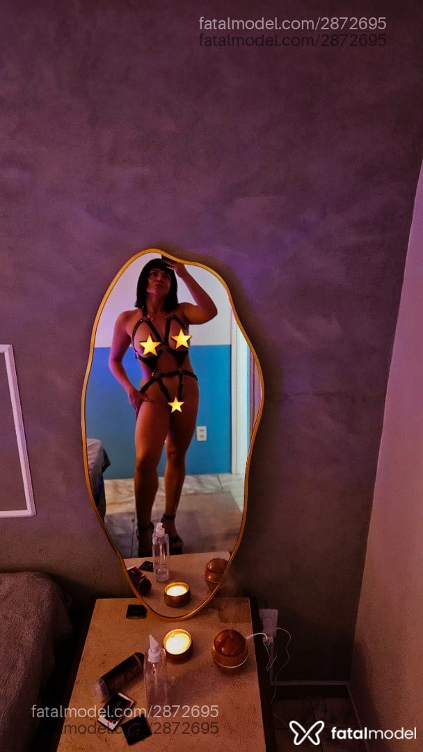 Acompanhante mulher morena (o) de olhos pretos - Bianca