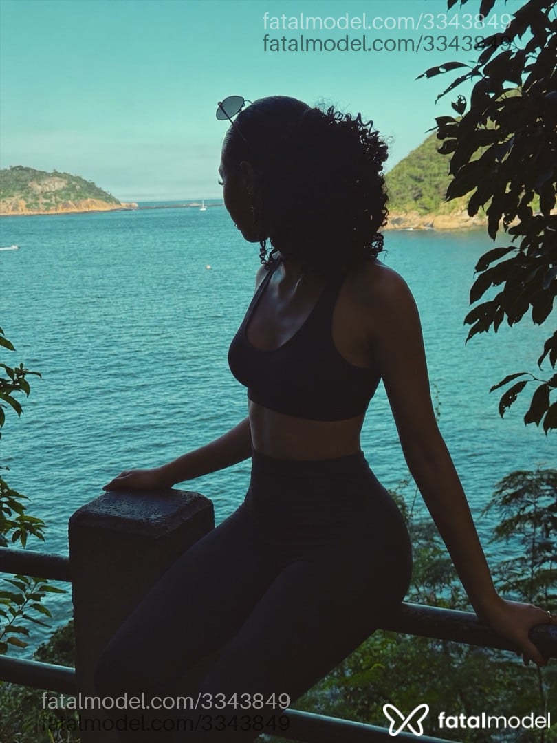 Acompanhante mulher morena (o) de olhos castanhos - Nana