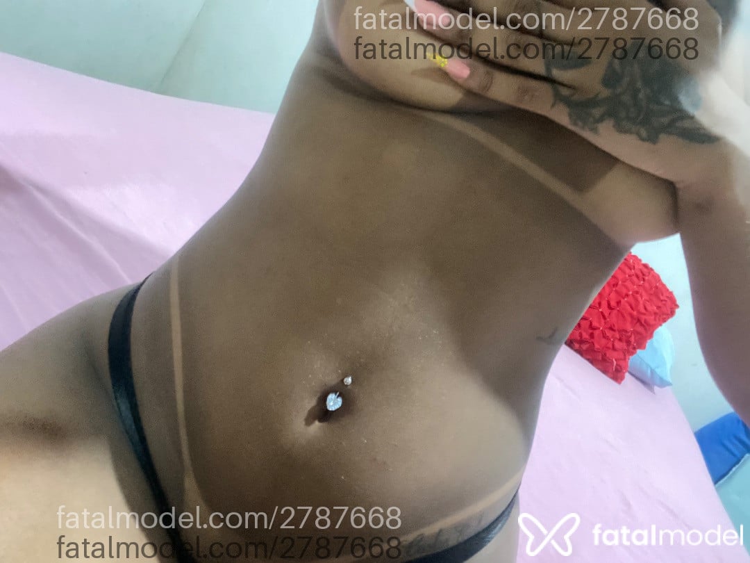 Acompanhante mulher morena (o) de olhos castanhos - Baaby