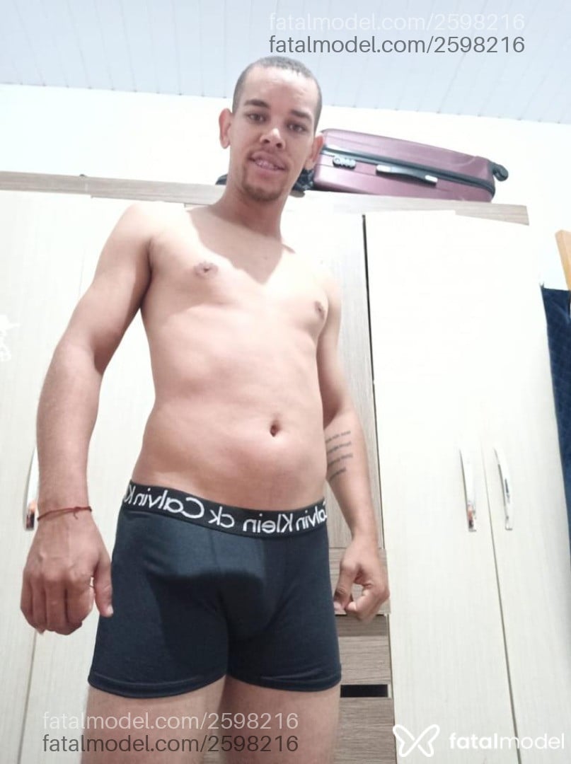 Acompanhante homem loira (o) de olhos verdes - Magrinhovs