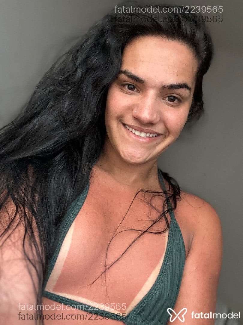 Acompanhante mulher trans morena (o) de olhos castanhos - Luiza Souza
